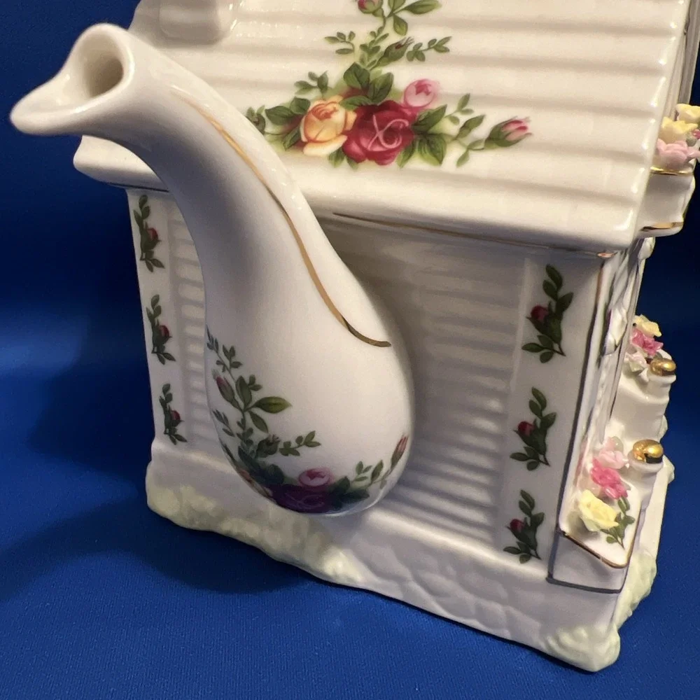 Royal Albert vtg royal